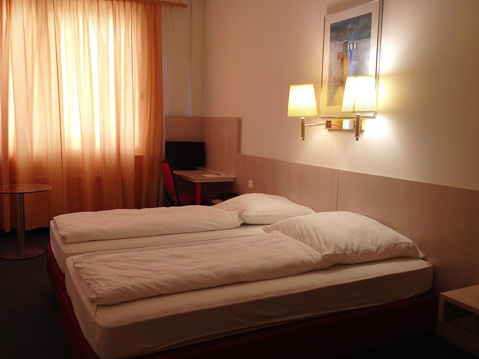 Hotel New Fair Munich Messe Eksteriør billede